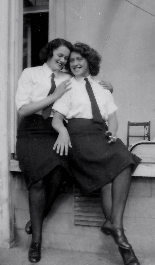 Couple de femmes en 1940